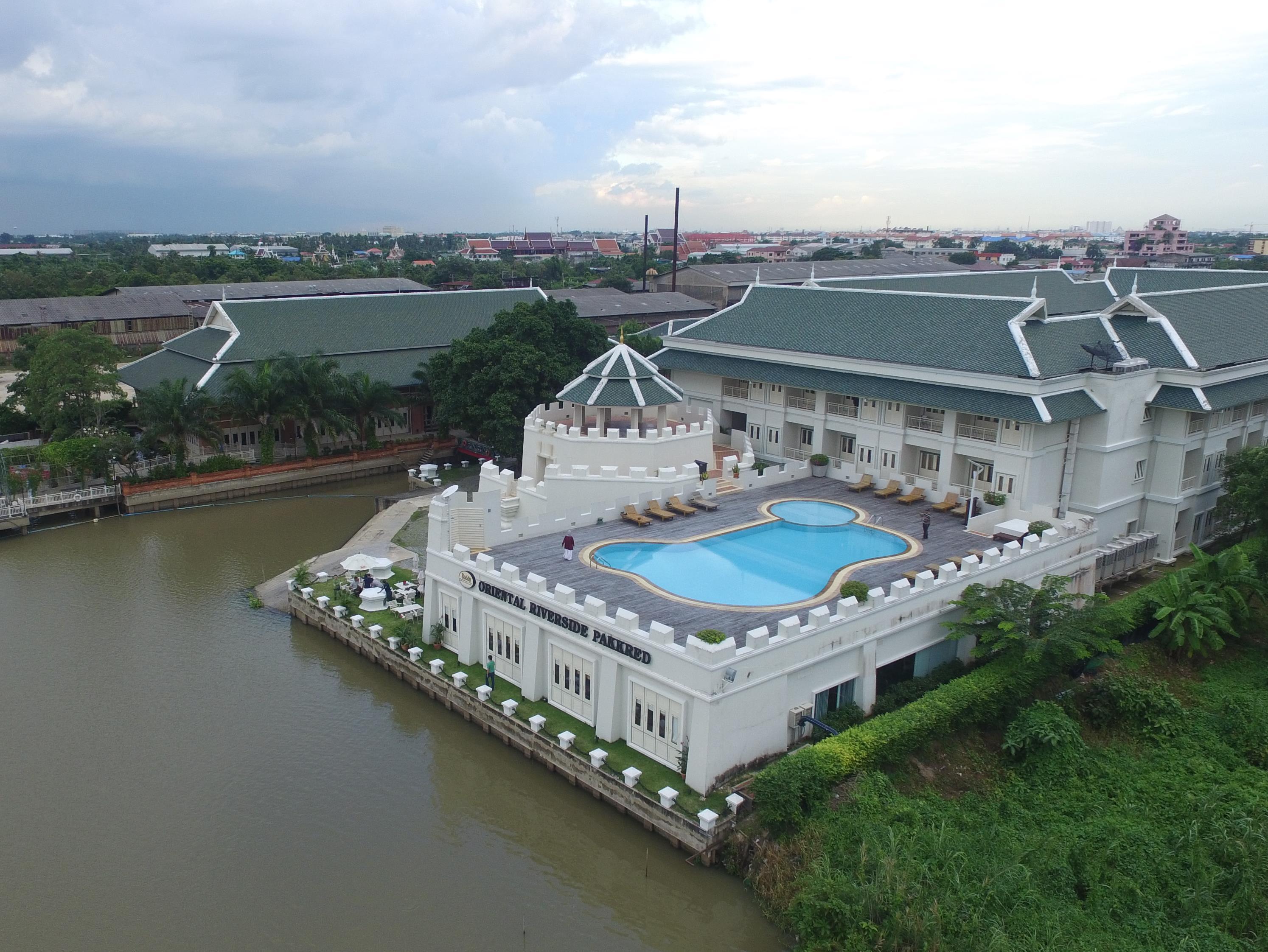 Kalanan Riverside Resort Nonthaburi Luaran gambar