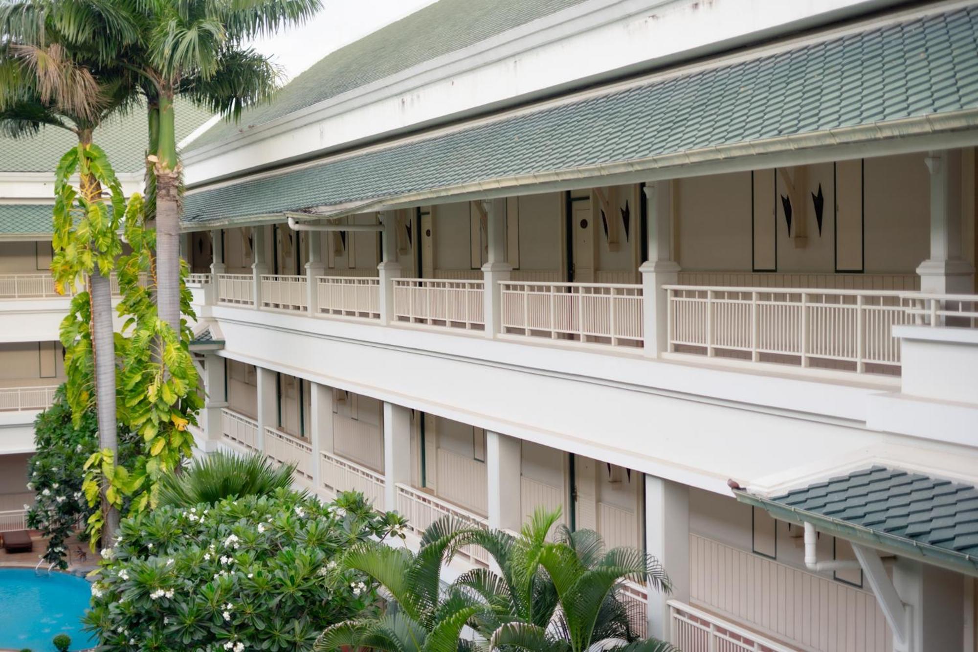 Kalanan Riverside Resort Nonthaburi Luaran gambar